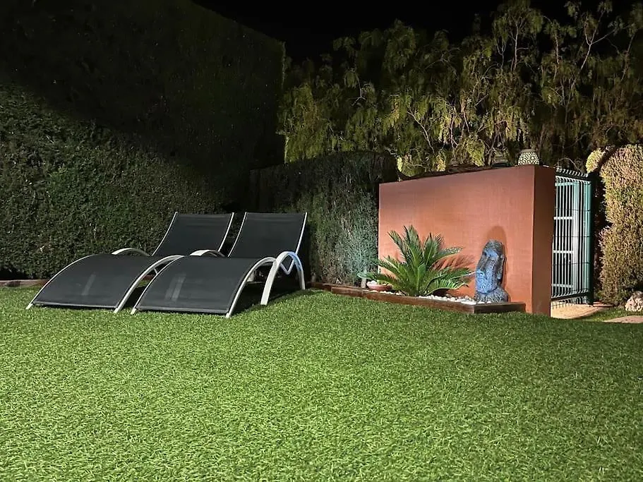Appartement Residentiel Avec Jardin Et Piscine Calafat Apartment