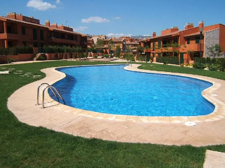 Appartement Residentiel Avec Jardin Et Piscine Calafat